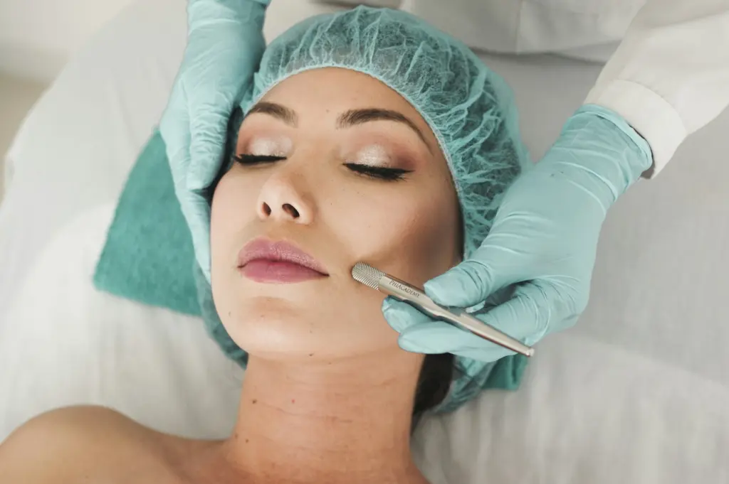 Chin and Jawline Liposuction: Getting Rid of a Double Chin